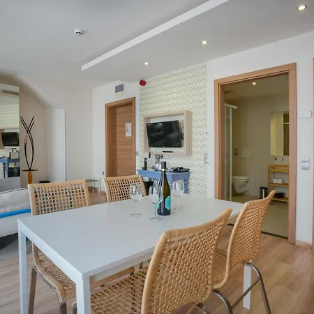 Imola Udvarhaz Dessert Hotel 3*