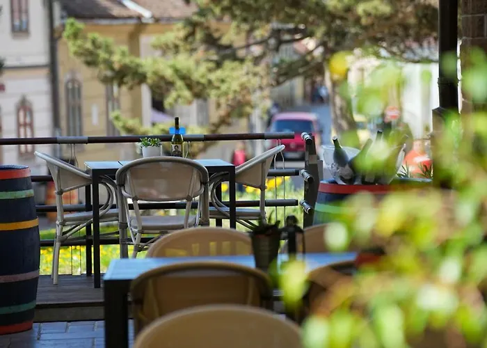 Imola Udvarhaz Dessert 에게르