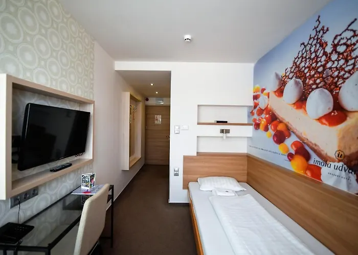 Imola Udvarhaz Dessert 에게르