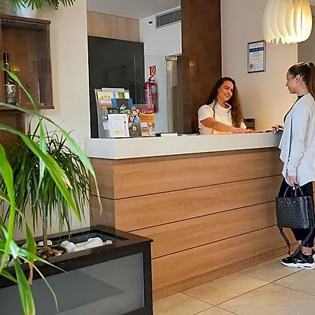Imola Udvarház Dessert Hotel 3*