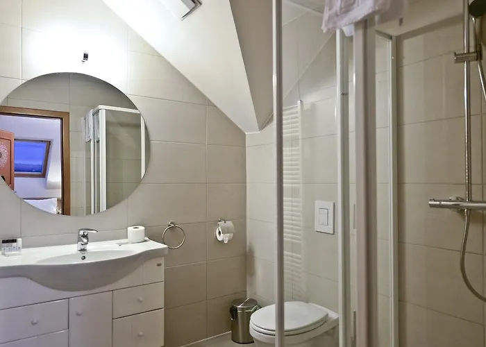 Imola Udvarhaz Dessert Hotel Eger