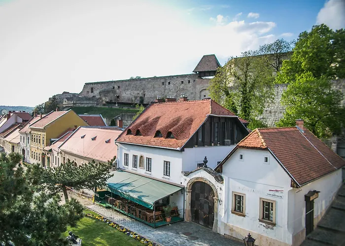 Imola Udvarhaz Dessert 3* Eger