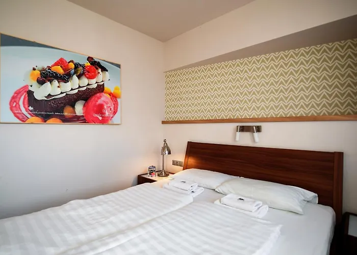 Imola Udvarhaz Dessert 3* Eger