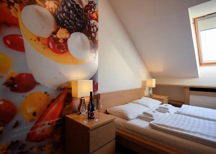 Imola Udvarhaz Dessert 3*